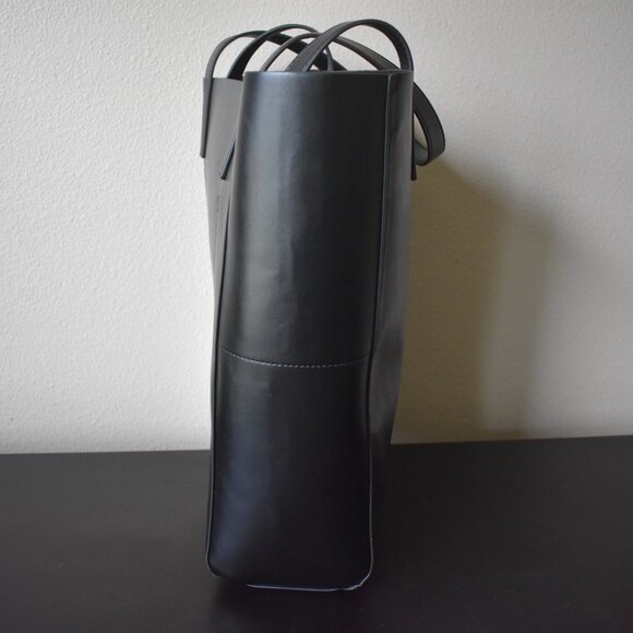 NWT Gap Synthetic Leather Tote Bag - Picture 3 of 5